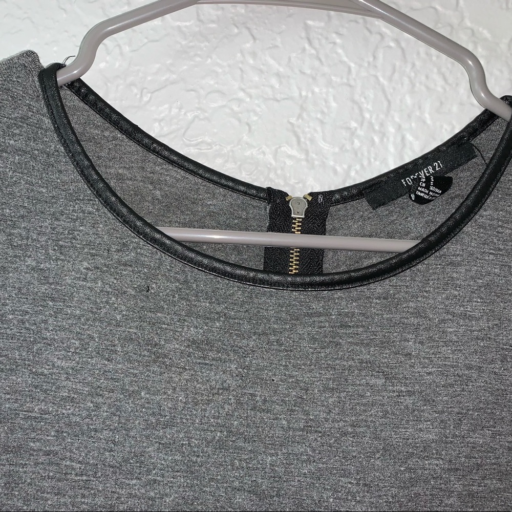 Women’s top - Picture 2 of 6